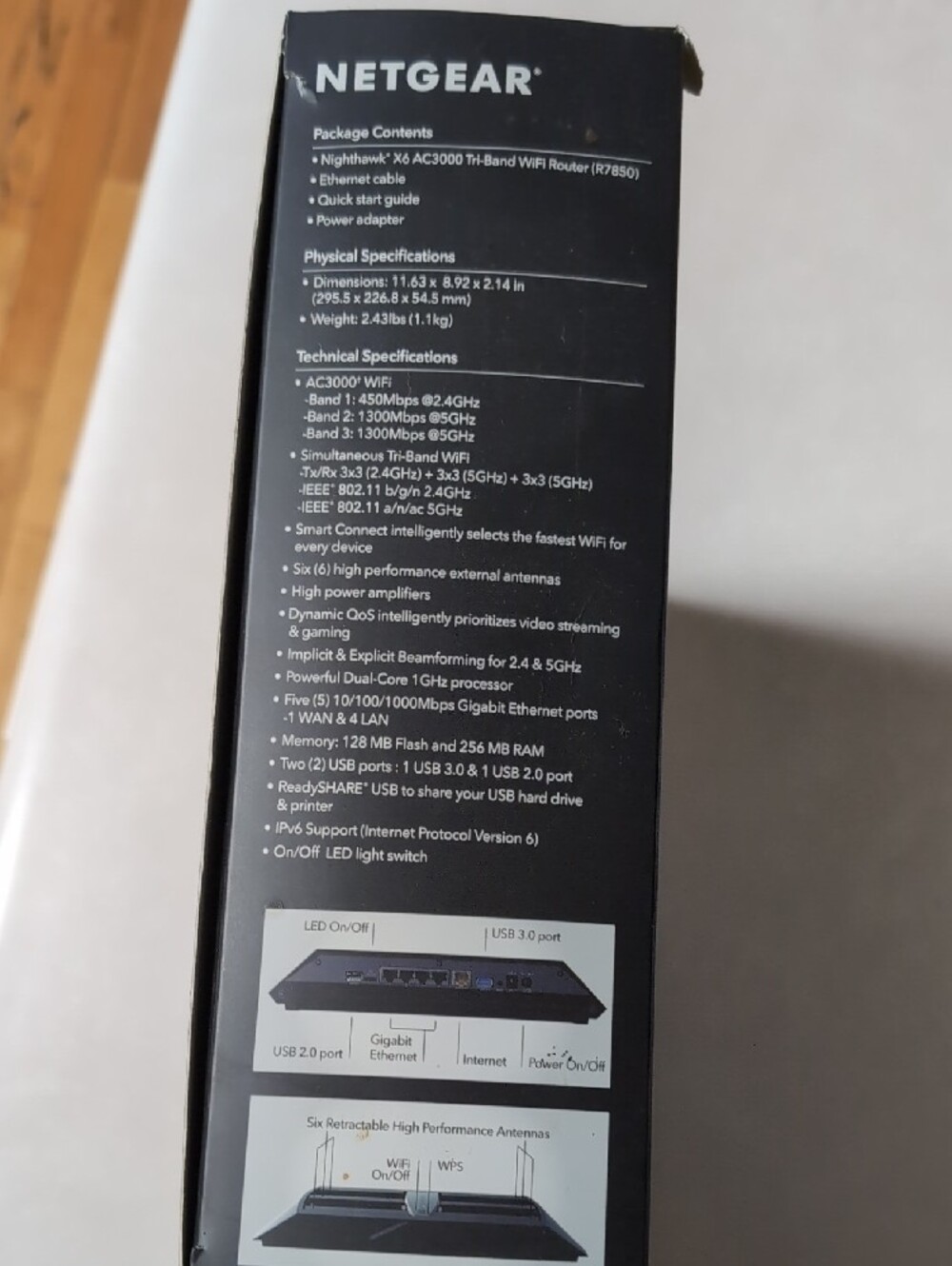 NETGEAR Nighthawk X6 Tri-Band WiFi Router - Black and Blue Packaging - Picture 2 of 4
